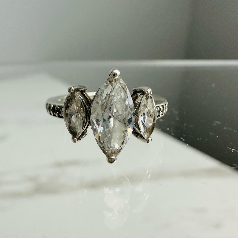 925 Sterling Silver Marquise CZ and Pave Ring – Elegant Three-Stone Design - Picture 8 of 10